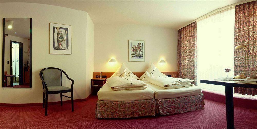 Hotel Lehmeier Neumarkt in der Oberpfalz Pokoj fotografie